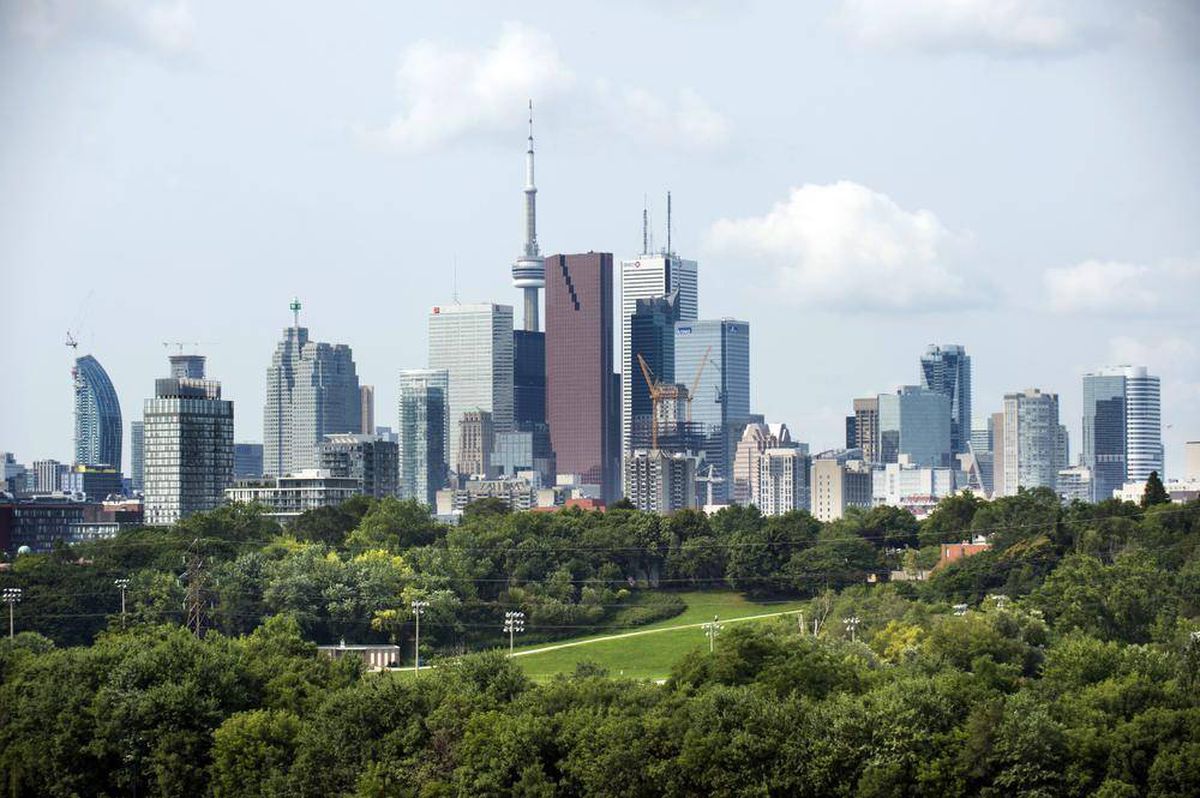 Как Торонто становится “зеленым городом” 
